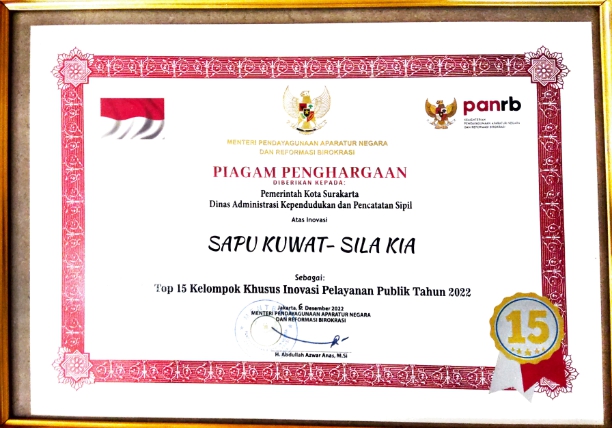 Piagam Penghargaan Sebagai Sapu Kawat Sila Kia, Top 15 Kelompok Khusus Inovasi Pelayanan Publik Kategori Nasional Piagam Penghargaan Sebagai Sapu Kawat Sila Kia, Top 15 Kelompok Khusus Inovasi Pelayanan Publik Kategori Nasional