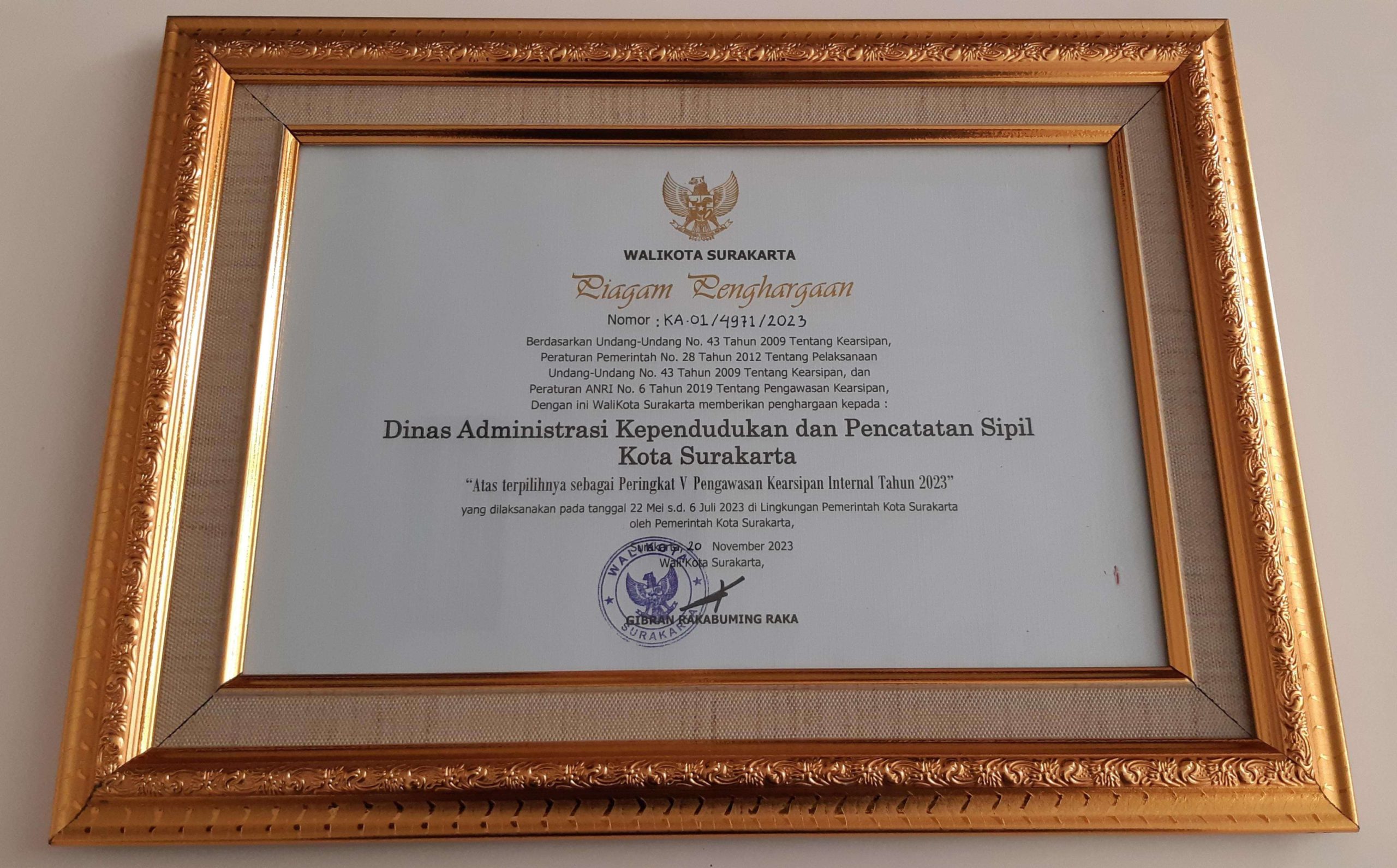 Piagam Penghargaan Peringkat V Pengawasan Kearsipan Internal Tingkat Kota Piagam Penghargaan Peringkat V Pengawasan Kearsipan Internal Tingkat Kota