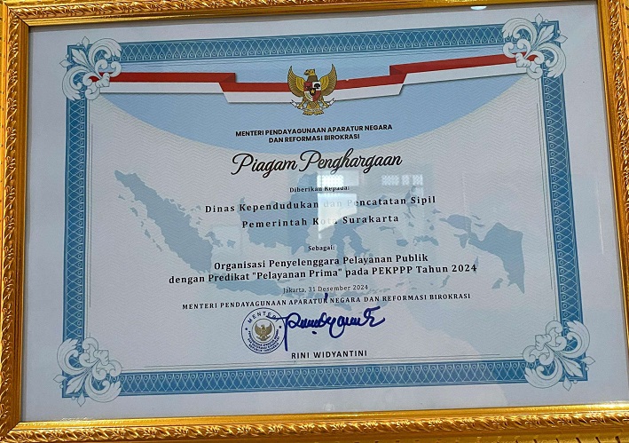 Piagam Penghargaan Organisasi Penyelenggaran Pelayanan Publik dengan Predikat Pelayanan Prima pada PEKPPP Tingkat Nasional Piagam Penghargaan Organisasi Penyelenggaran Pelayanan Publik dengan Predikat Pelayanan Prima pada PEKPPP Tingkat Nasional