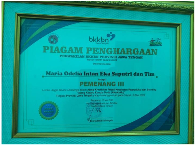 PIAGAM PENGHARGAAN BKKBN LOMBA JINGGLE DAN DANCE 2023_001 Piagam Penghargaan Pemenang III Lomba Jingle Dance Chalange dalam Ajang Kreatifitas Peduli Kesehatan Reproduksi Dan Stunting "Ajang Kespro Kawula Muda (AKuKaMu)" Tahun 2023